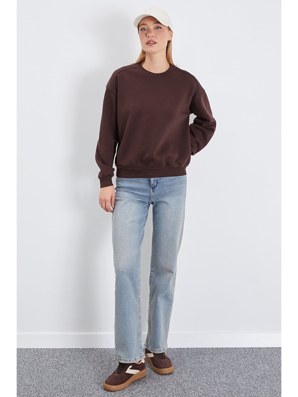 Kahverengi 3 İplik Basic Bisiklet Yaka Oversize Sweatshirt-4