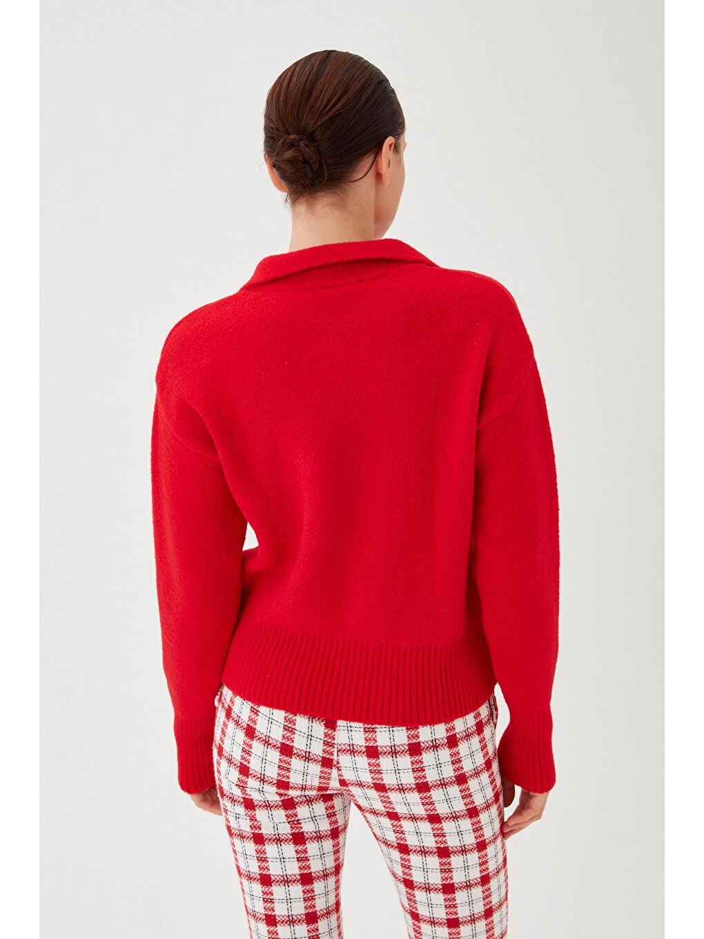 Kadın Kırmızı Polo Yaka Yumuşak Dokulu Şardonlu Triko Kazak-4