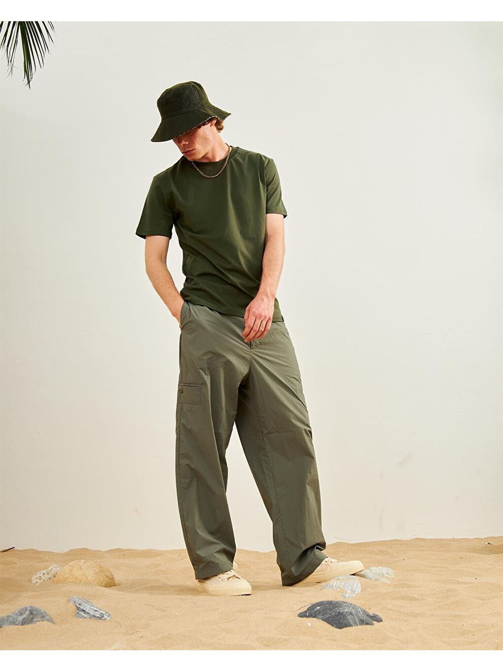 Erkek Basic %100 Pamuklu Bisiklet Yaka Tişört Haki-3