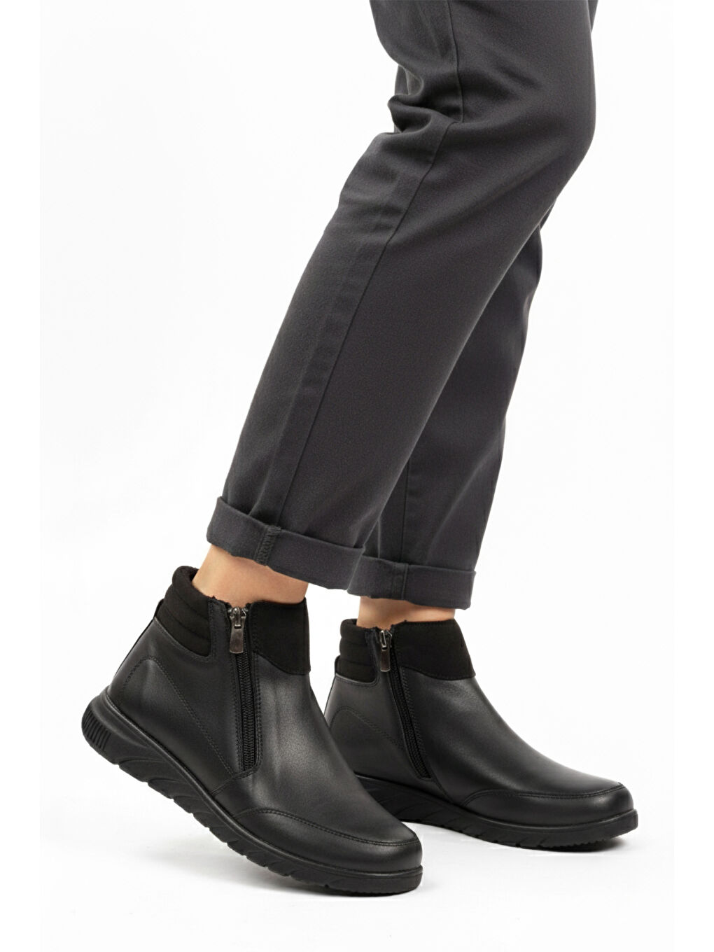 Siyah Polarlı Kaymaz Taban Soğuğa Dirençli Kadın Bot 293111 Z