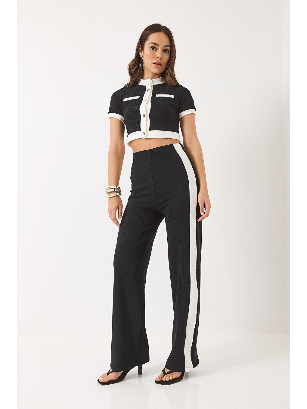 Siyah Kadın Şerit Detaylı Fitilli Düğme Kapamalı Alt Üst Takım-2