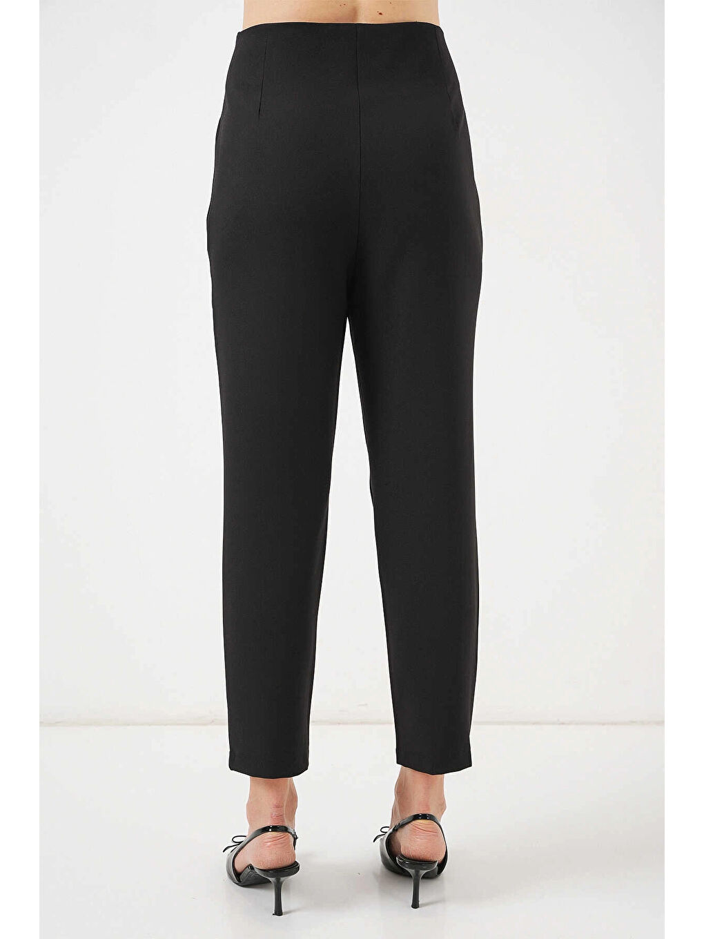 Kadın Siyah Fermuar Kapamalı Yüksek Bel Kumaş Pantolon HZL25W-BD166501-4