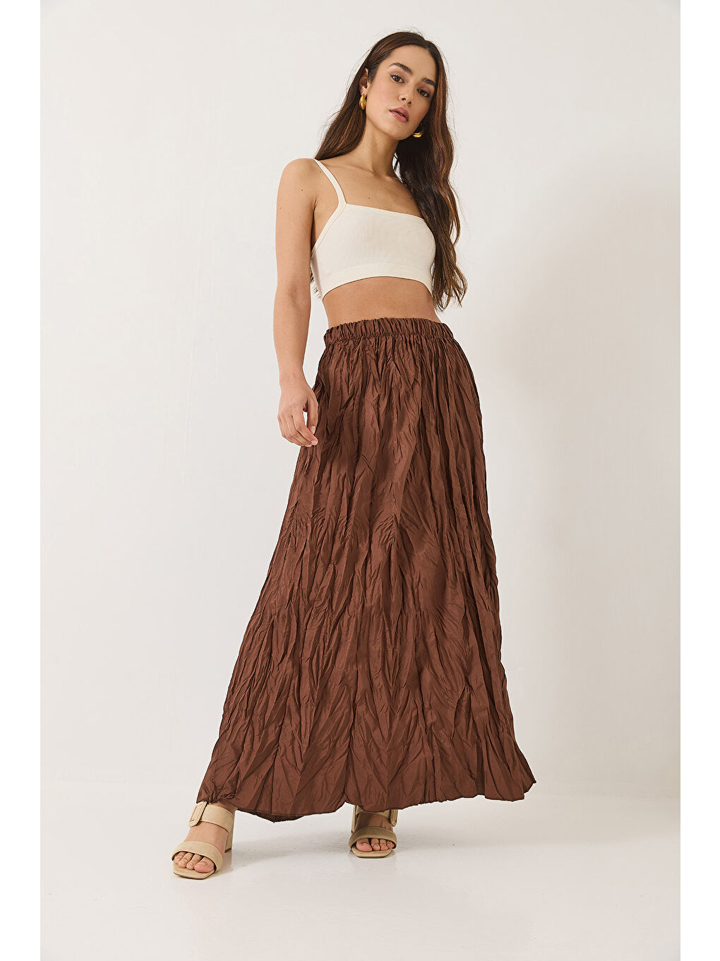 Kahverengi Kadın Beli Lastikli Crush Efektli Uzun Etek-2