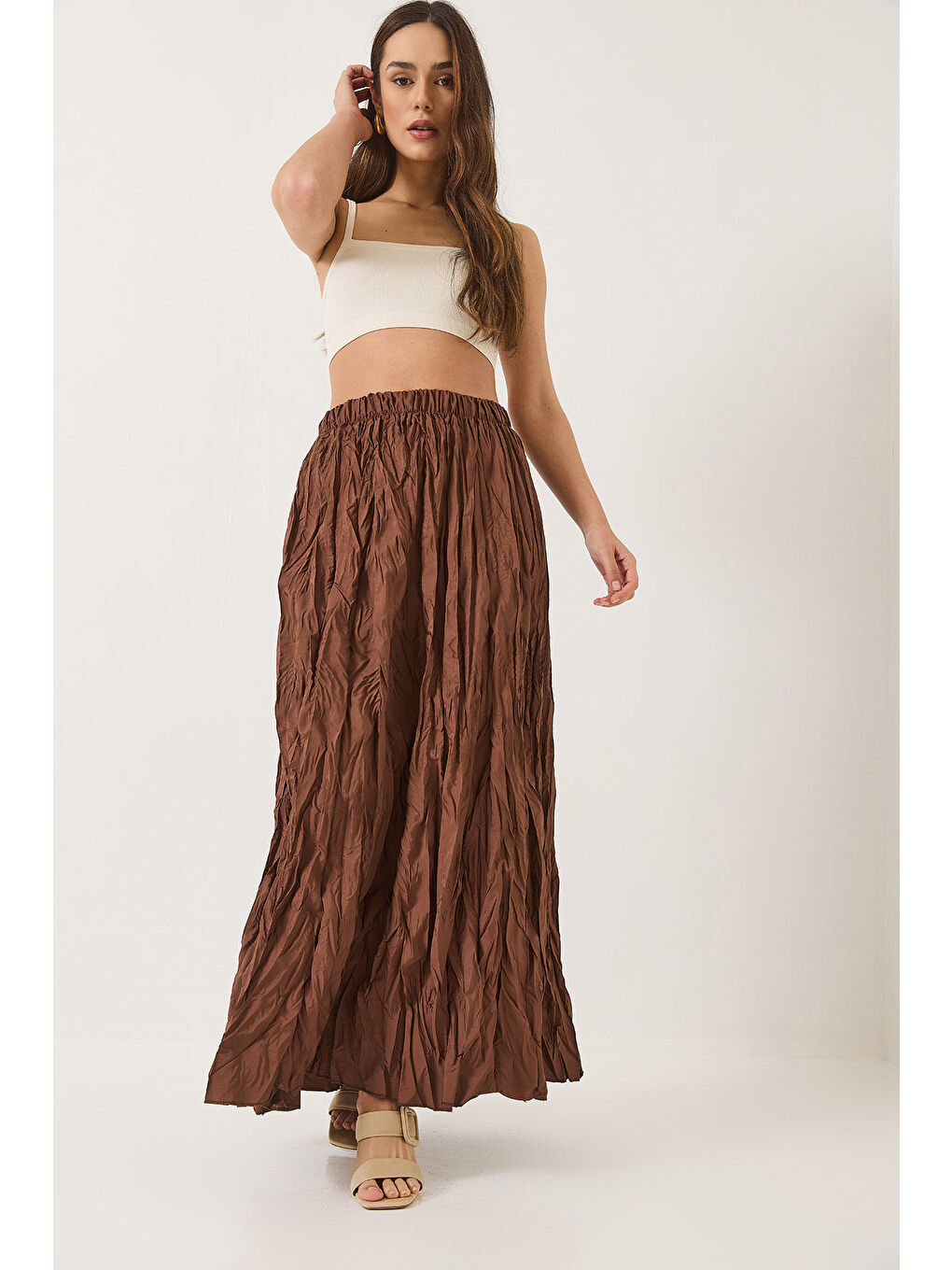 Kahverengi Kadın Beli Lastikli Crush Efektli Uzun Etek-3