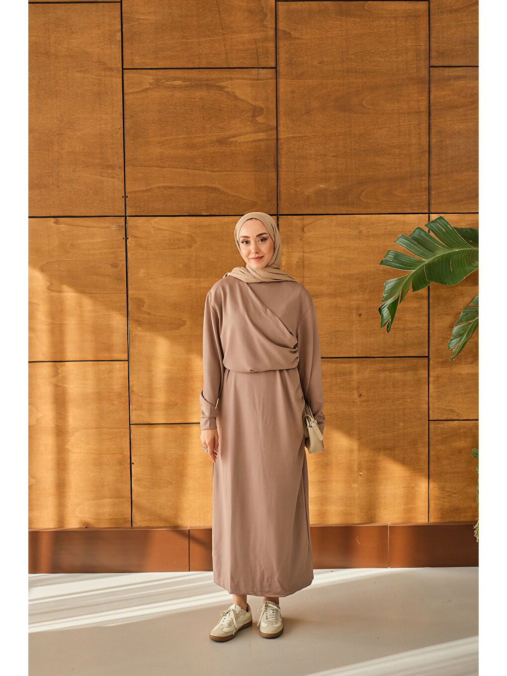 Bej Kadın Önü Parça Detaylı Elbise Vizon-1