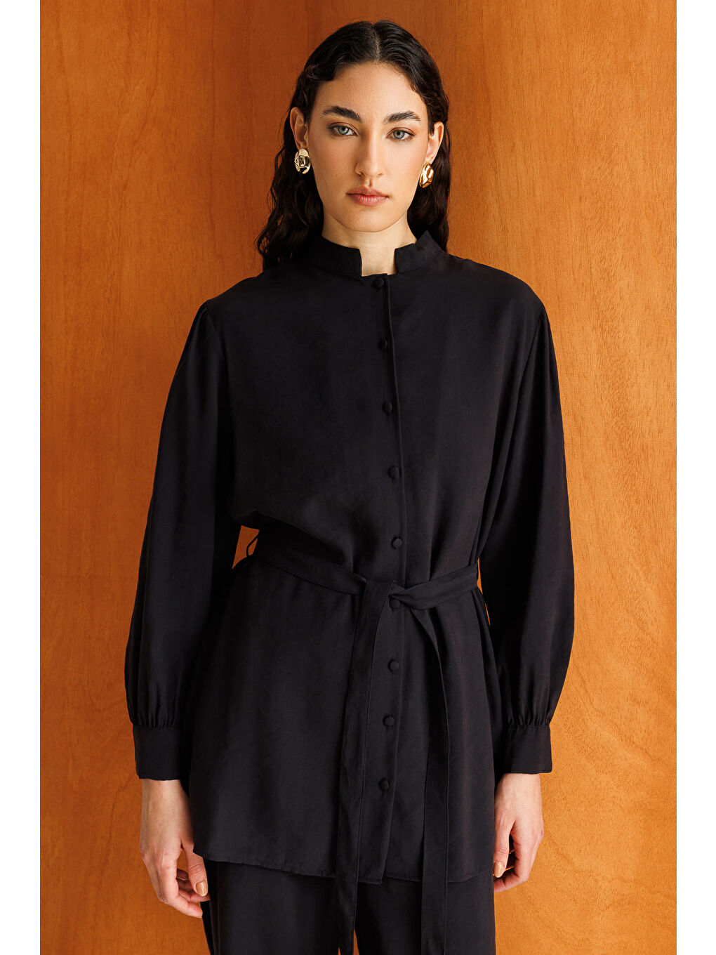 Hakim Yaka Modal Dokulu Siyah Tunik-2