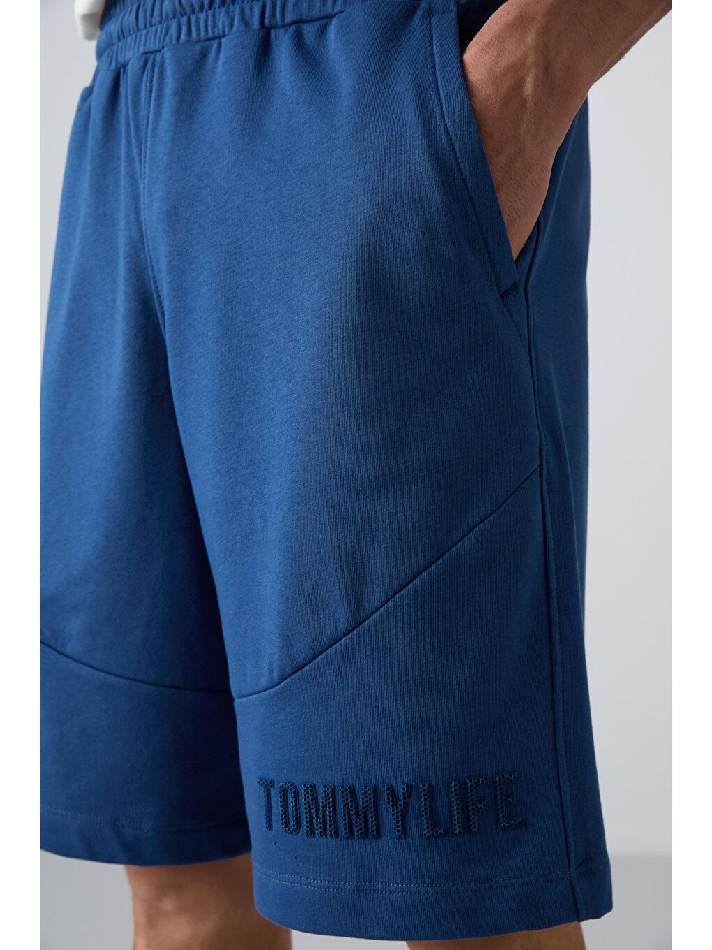 TOMMYLIFE Lacivert Pamuklu Kalın Yumuşak Dokulu Comfort Fit Baskılı Erkek Şort - 81262 - 2