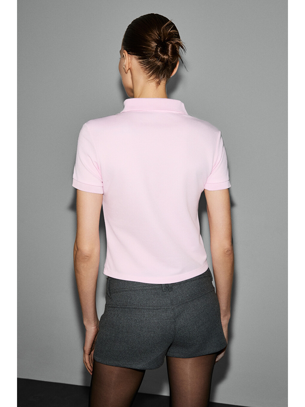 Pembe SOLVIA Kadın Polo Yaka Patlı Düğmeli Kısa Kollu Önde Nakış Detaylı Crop PEMBE T-Shirt-5