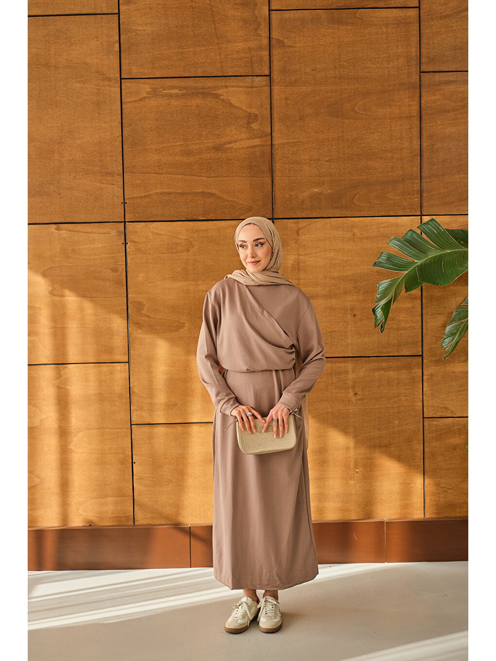 Bej Kadın Önü Parça Detaylı Elbise Vizon-3