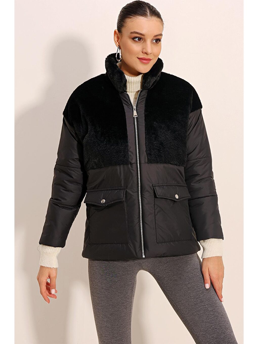 5179 Suni Kürk Detaylı Şişme Mont - Siyah-3