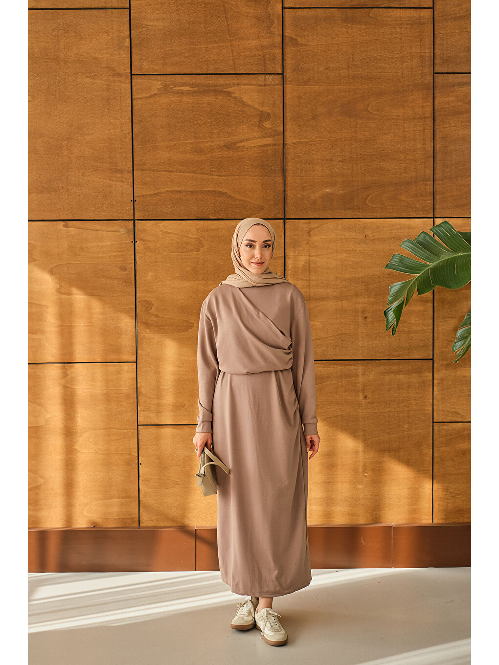 Bej Kadın Önü Parça Detaylı Elbise Vizon-4