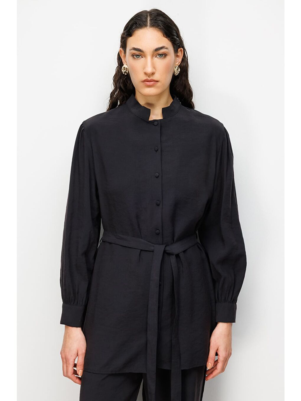 Hakim Yaka Modal Dokulu Siyah Tunik-4