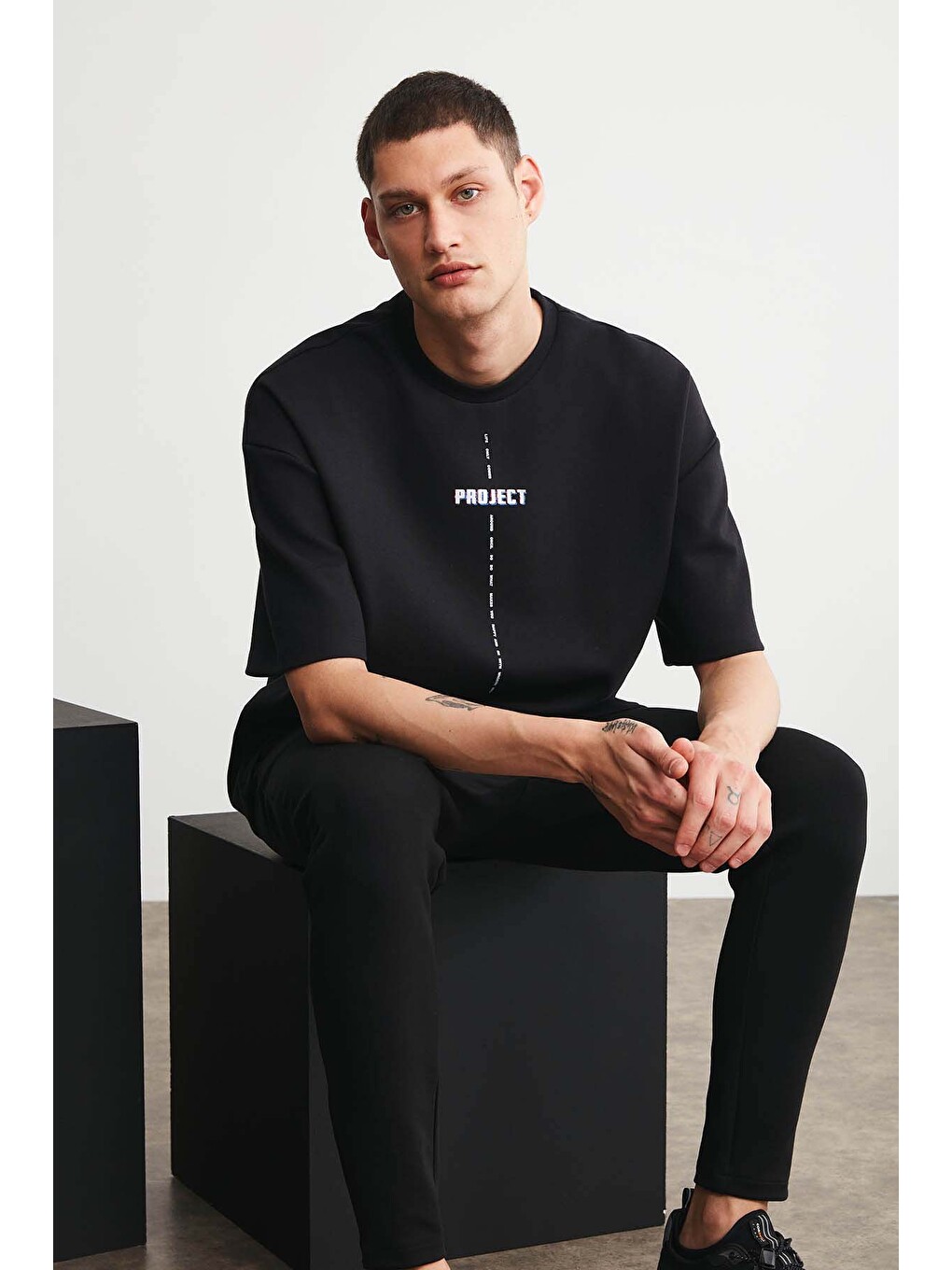 Siyah PROJECT Erkek Baskı Detaylı Oversize Fit %100 Organik Pamuk Örme Bisiklet Yaka Örme SİYAH T-Shirt-1