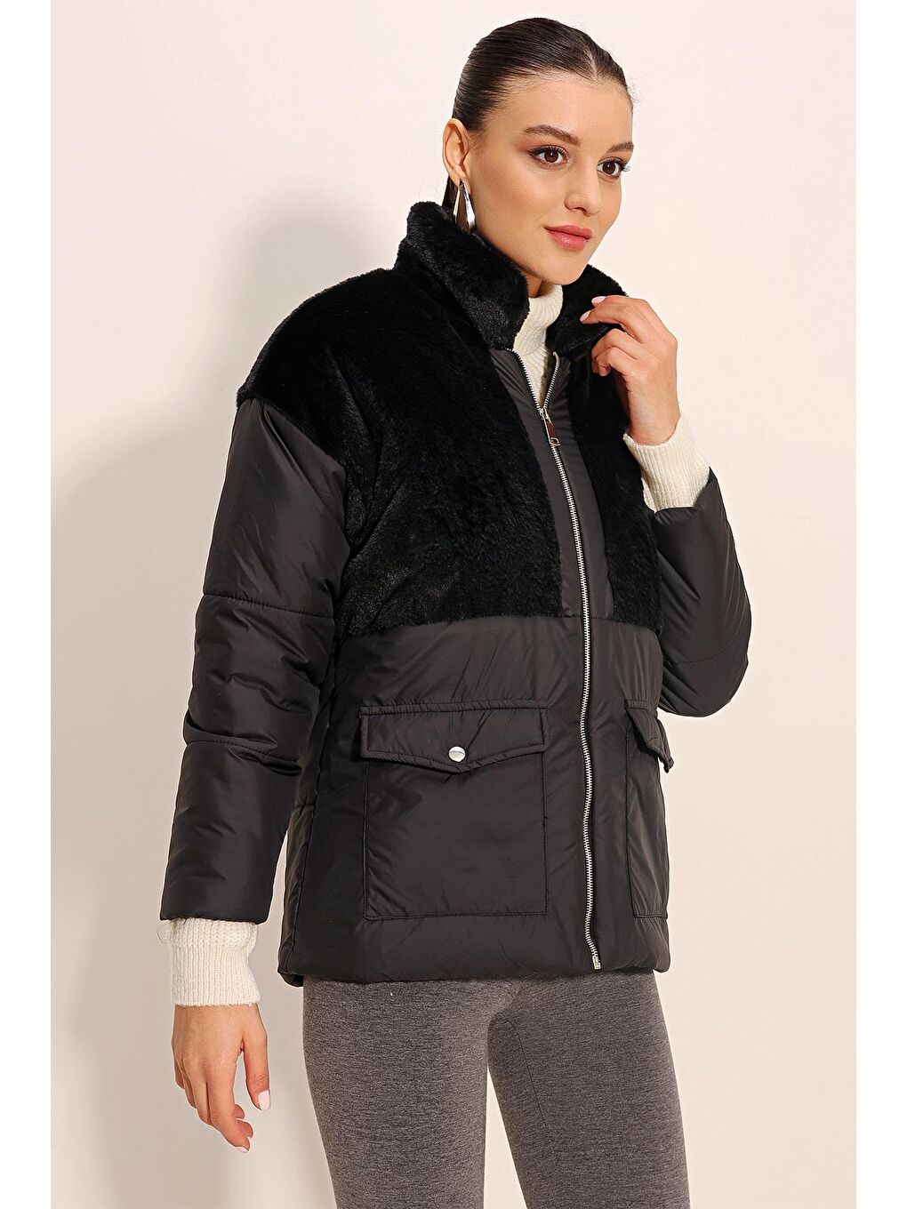 5179 Suni Kürk Detaylı Şişme Mont - Siyah-4