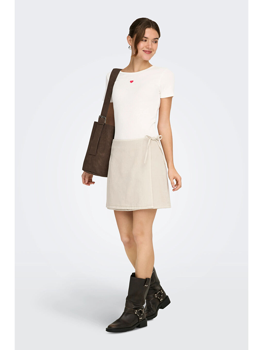 Ekru Onlelva Slim Fit Yuvarlak Yaka Kadın T Shirt 15342939-1