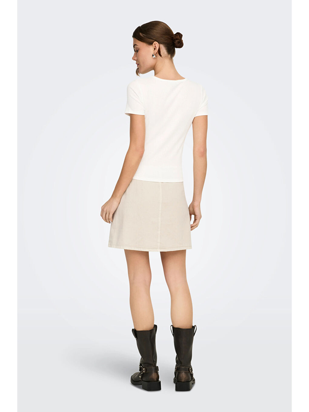 Ekru Onlelva Slim Fit Yuvarlak Yaka Kadın T Shirt 15342939-3