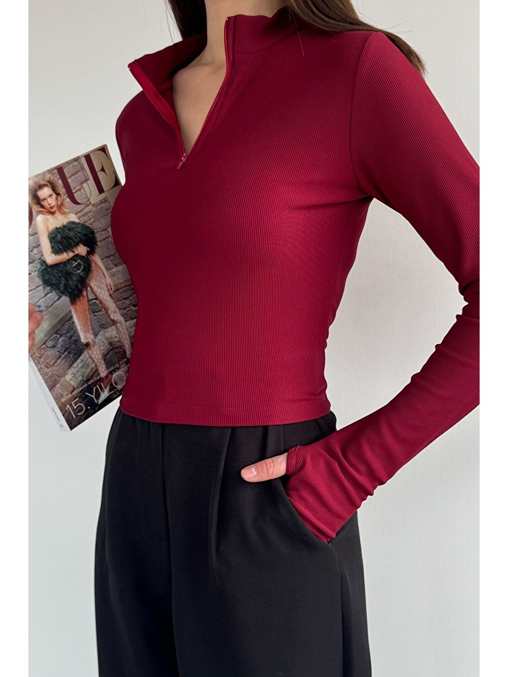 Bordo Kadın Ön Yarım Fermuarlı Kendinden Çizgi Desenli Bluz-2
