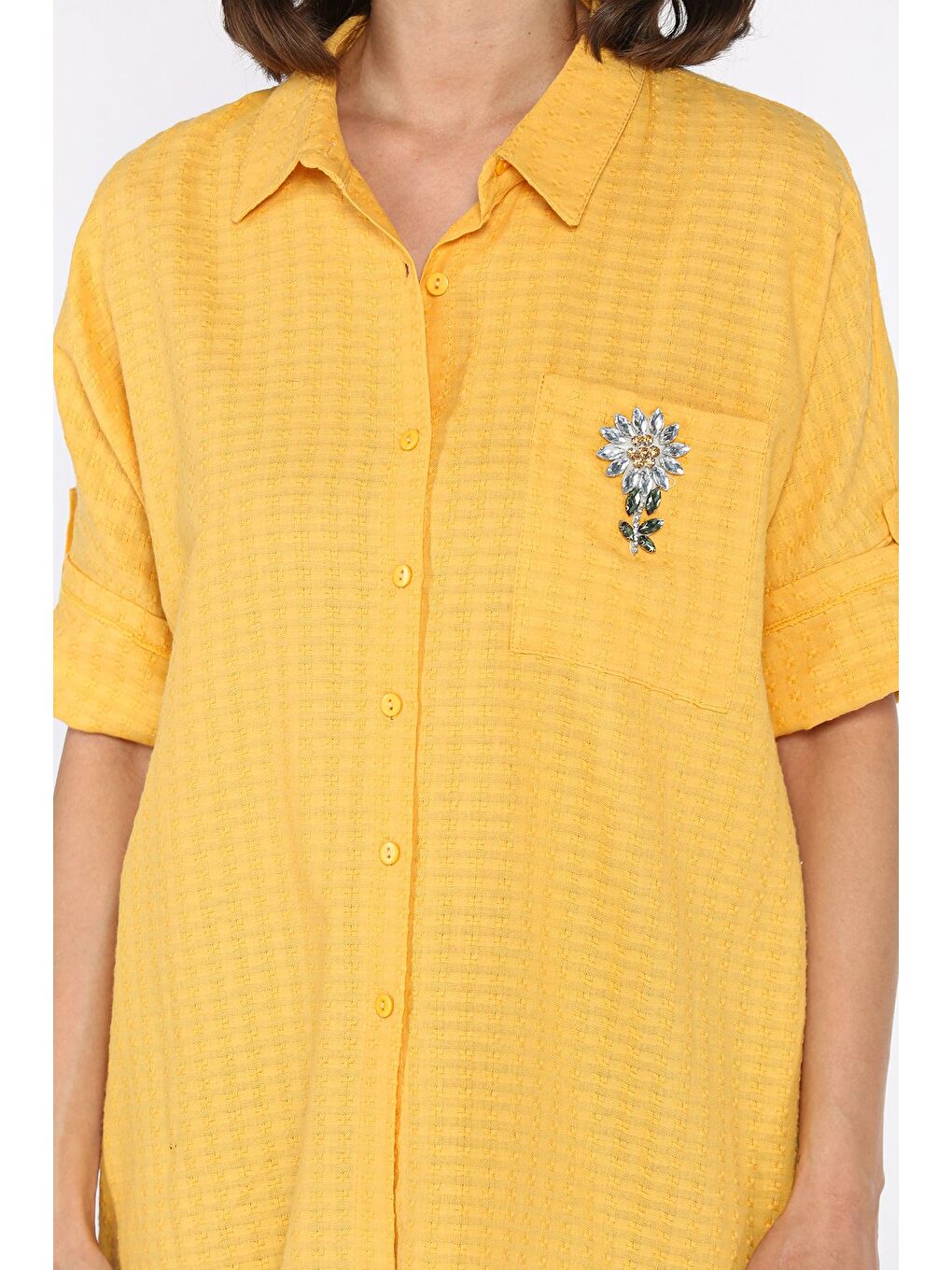 Kahverengi Kadın Çiçek Aksesuarlı Cepli Salaş Gömlek-3