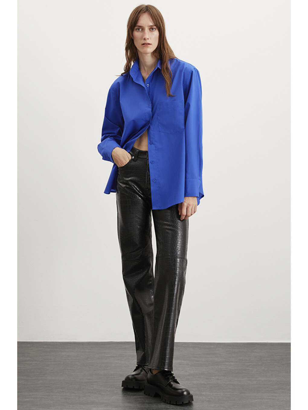 Celıa Kadın %100 Organik Pamuklu Oversize Fit Bol Kesim Tek Cepli Dokuma Lacivert Gömlek-3