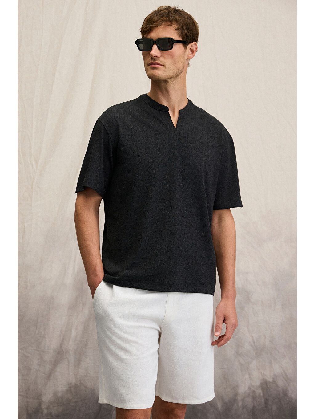 Tuomo Erkek Hakim Yaka Kısa Patlı Kısa Kollu Relaxed Fit Siyah T-shirt-2