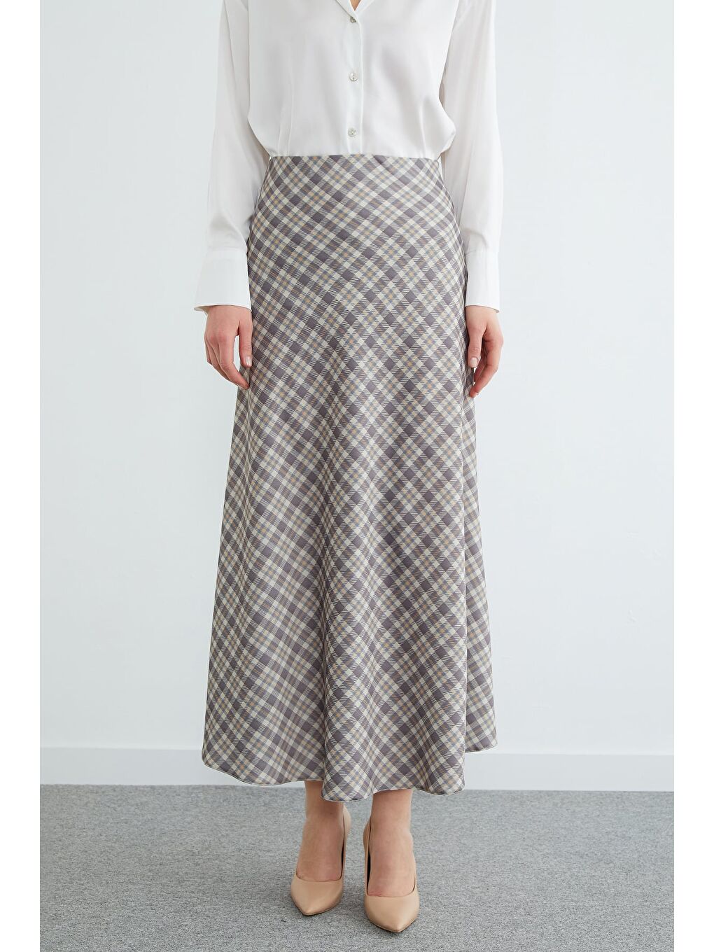 Sarı Ekose Desenli Maxi Boy Saten Etek-1