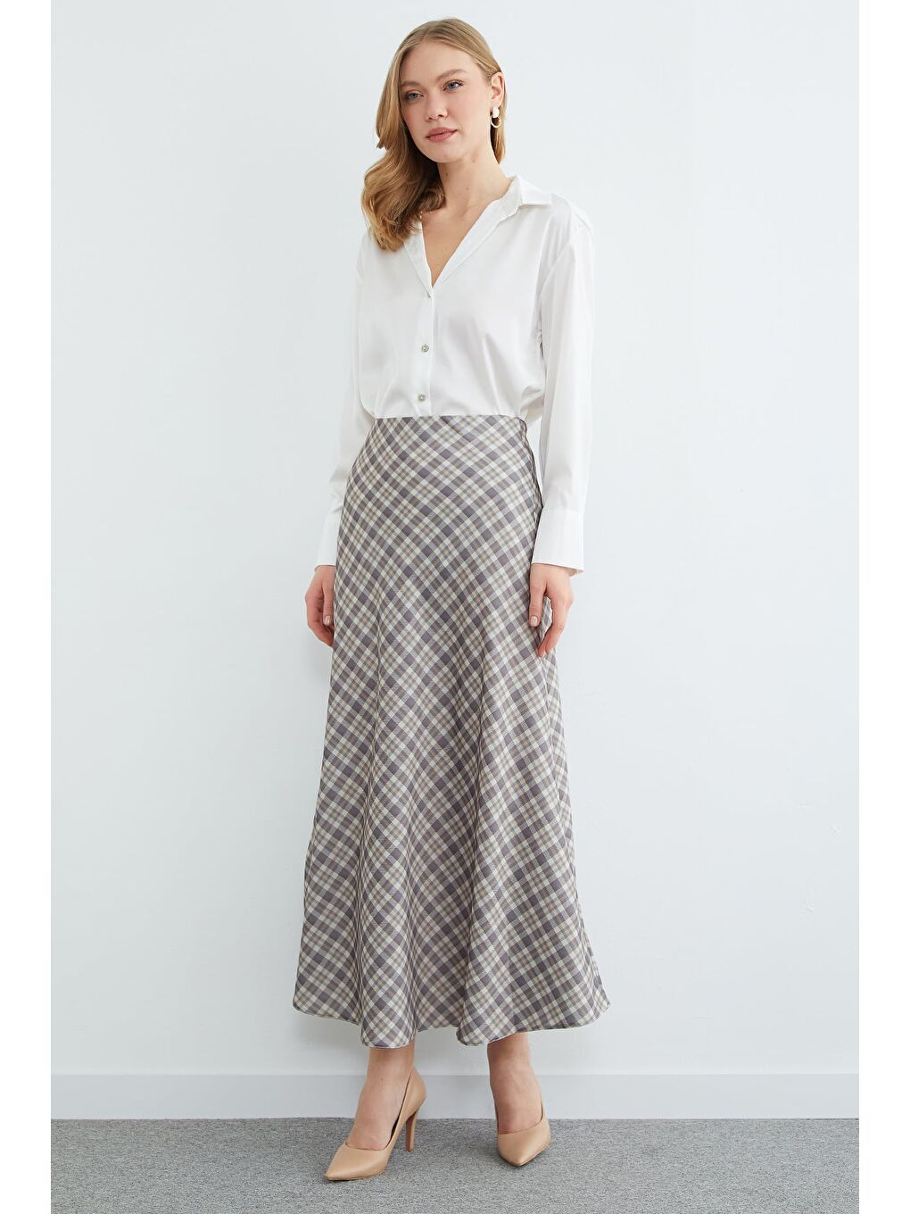 Sarı Ekose Desenli Maxi Boy Saten Etek-3