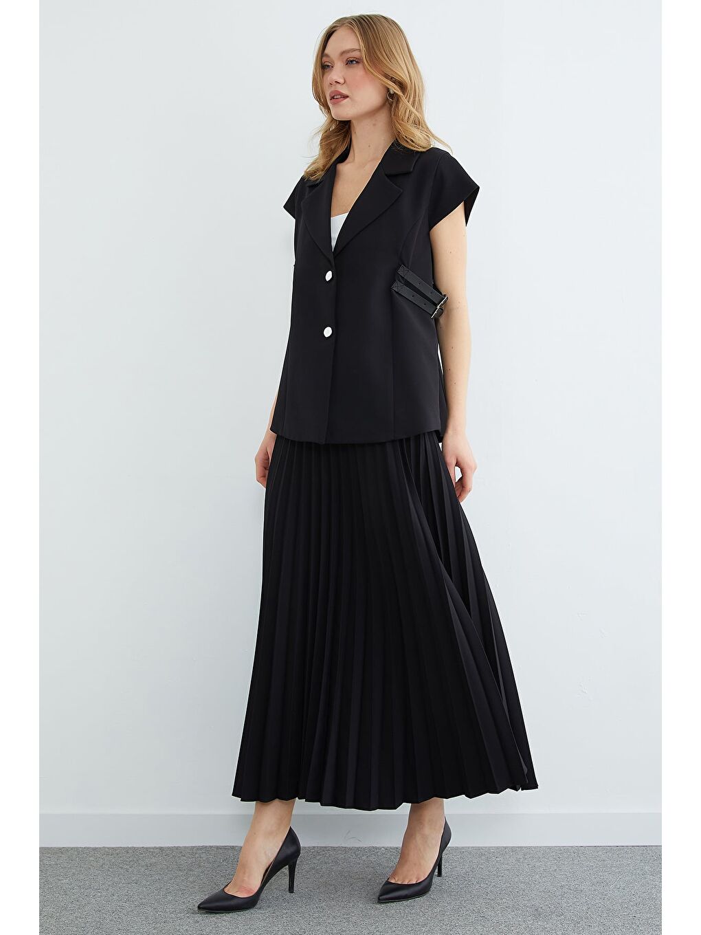 Siyah Kemer Detaylı Yelekli Etek 2 Li Takım-3