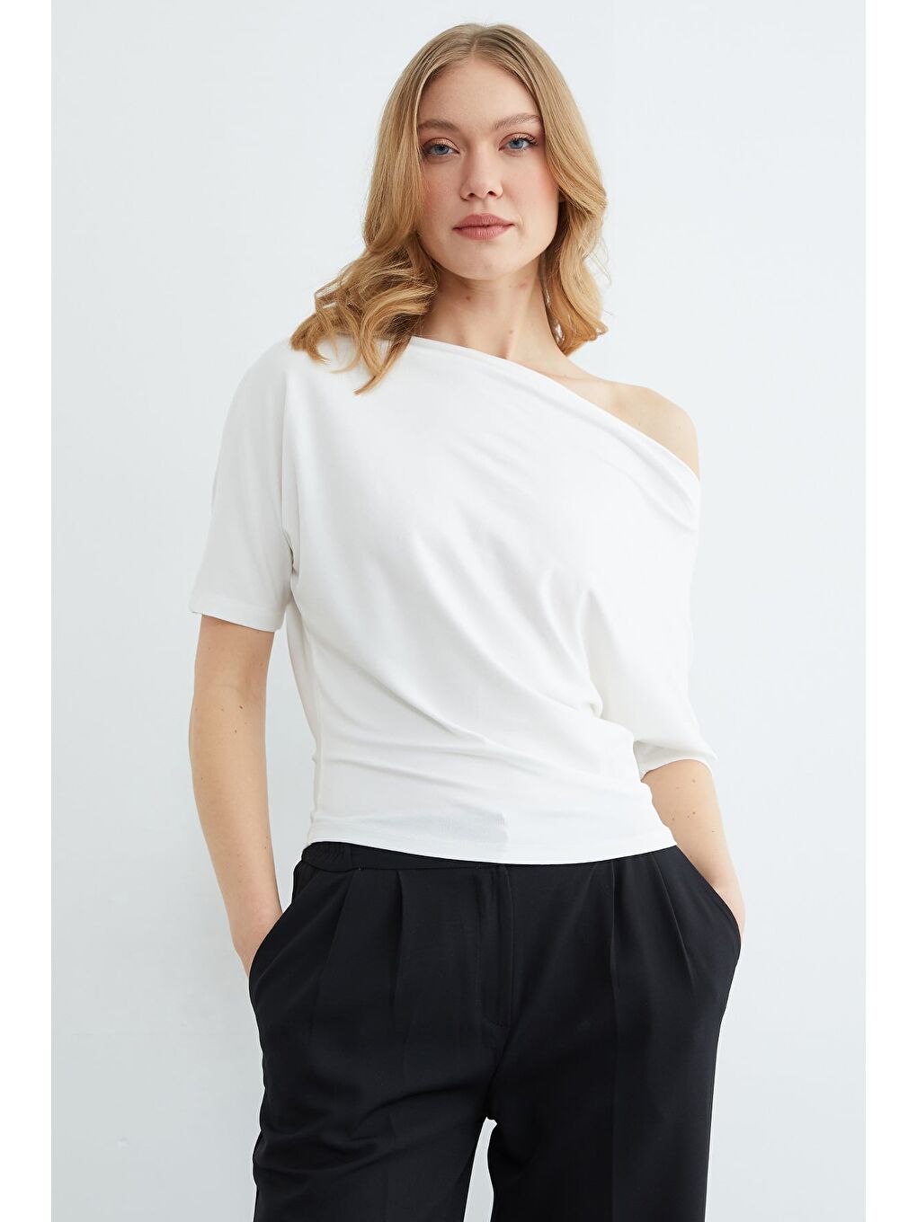 Beyaz Yarasa Kol Kayık Yaka Bluz-1