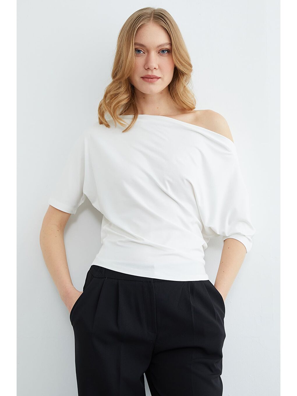 Beyaz Yarasa Kol Kayık Yaka Bluz-3