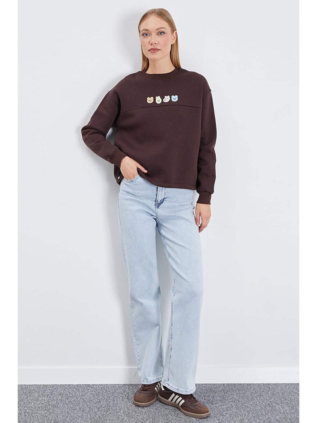 Kahverengi 3 İplik Ayıcık Nakışlı Stoperli Oversize Sweatshirt-3