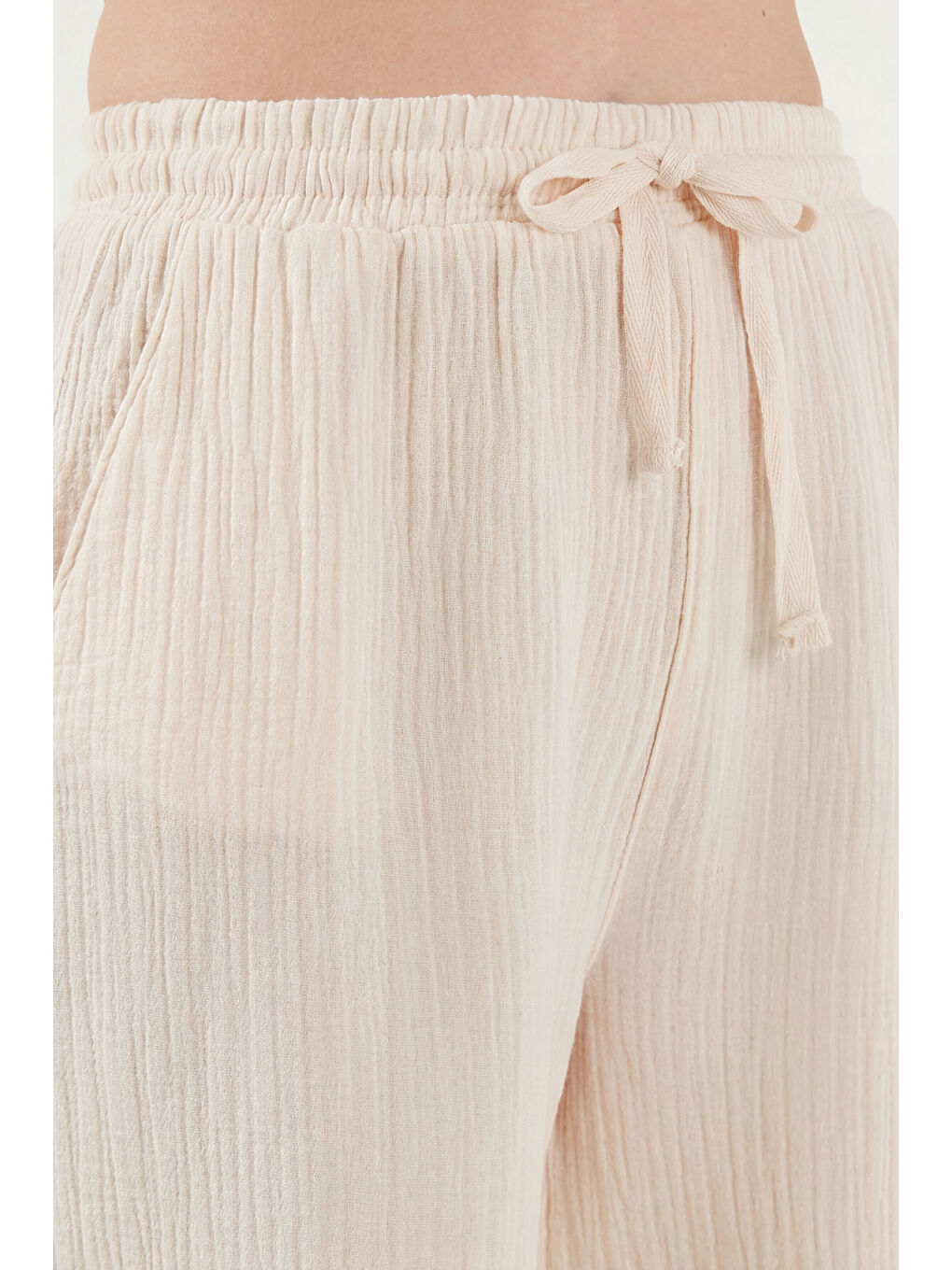 Bej Pamuklu Comfort Fit Yüksek Bel Geniş Paça Kadın Pantolon 668YP5540-5