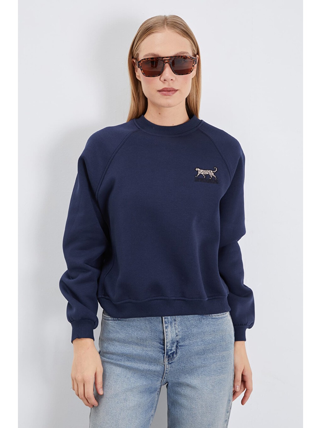 Lacivert 3 İplik Leopar Nakışlı Reglan Kol Oversize Sweatshirt-1