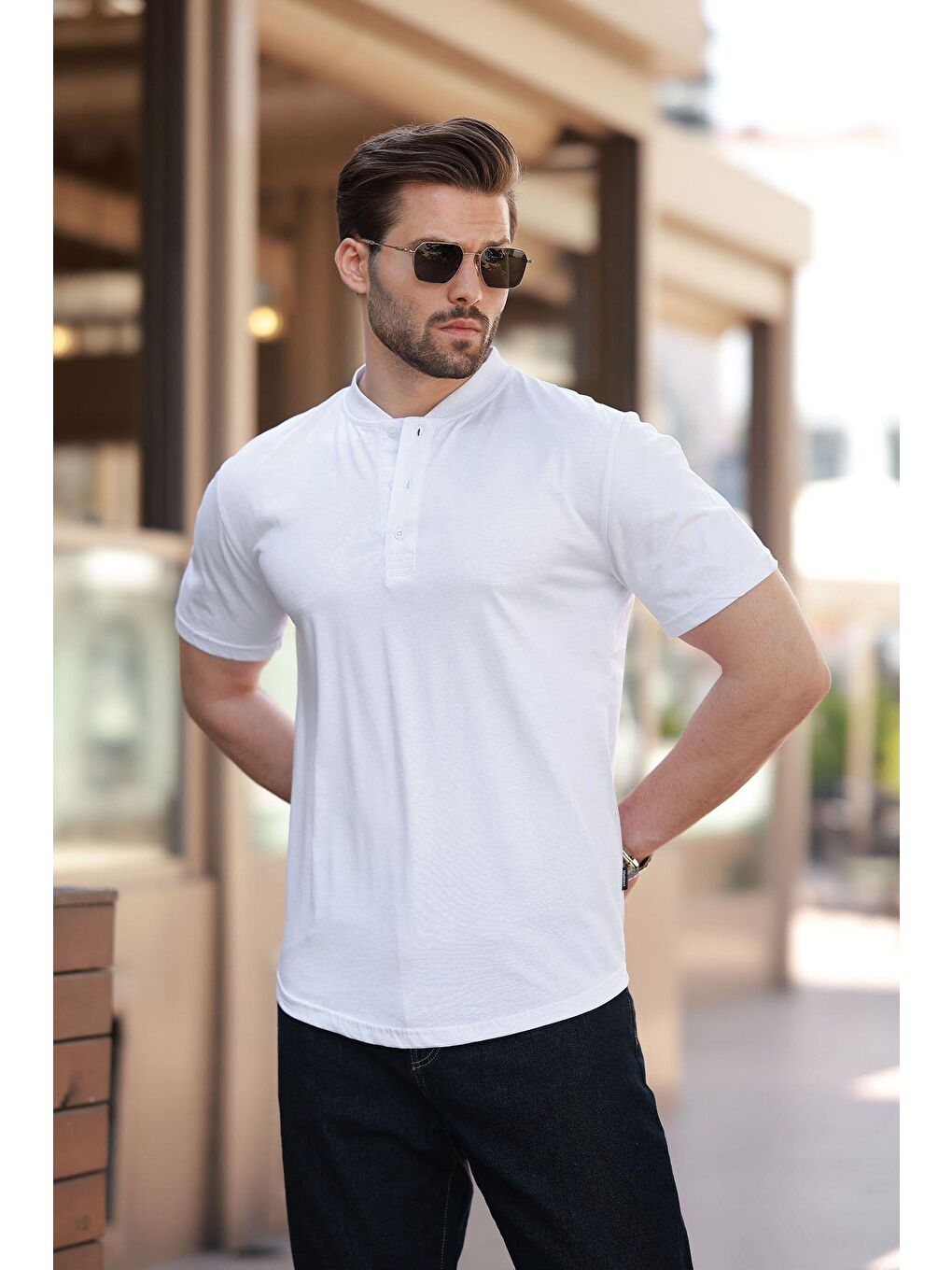 Beyaz Hakim Yaka Düğme Detaylı Kısa Kollu %100 Pamuk Tişört 7021-1