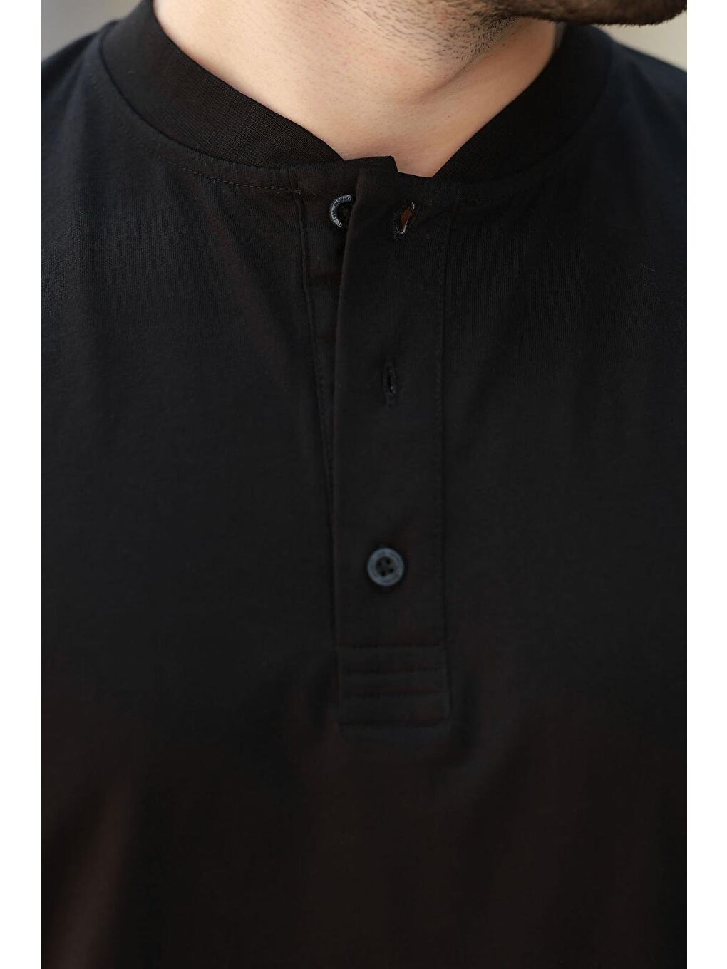 Siyah Hakim Yaka Düğme Detaylı Kısa Kollu %100 Pamuk Tişört 7021-2