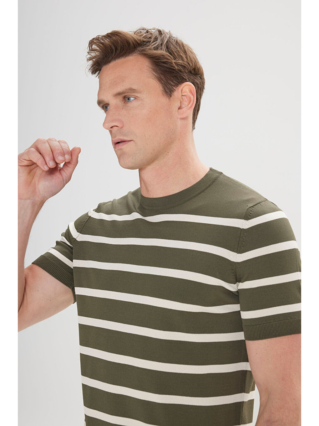 Erkek Haki-Ekru Yumuşak Dokulu Normal Kesim Bisiklet Yaka Çizgili Triko Tişört-2
