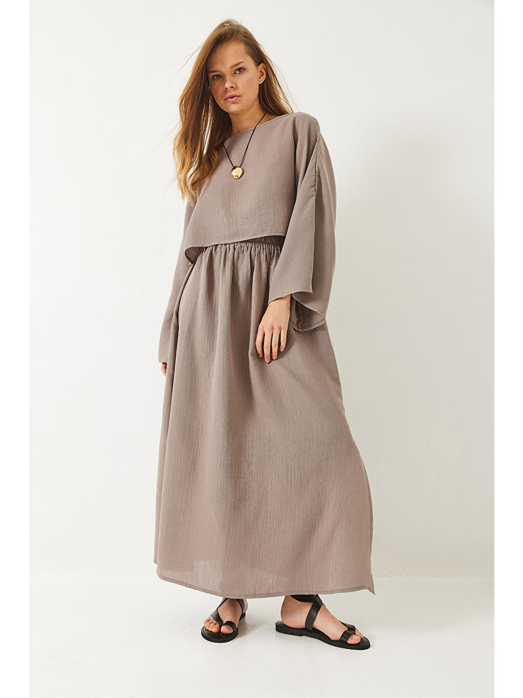 Bej Kadın Yarasa Kol Croplu Beli Lastikli Yırtmaç Detay Etekli Müslin Takım-4