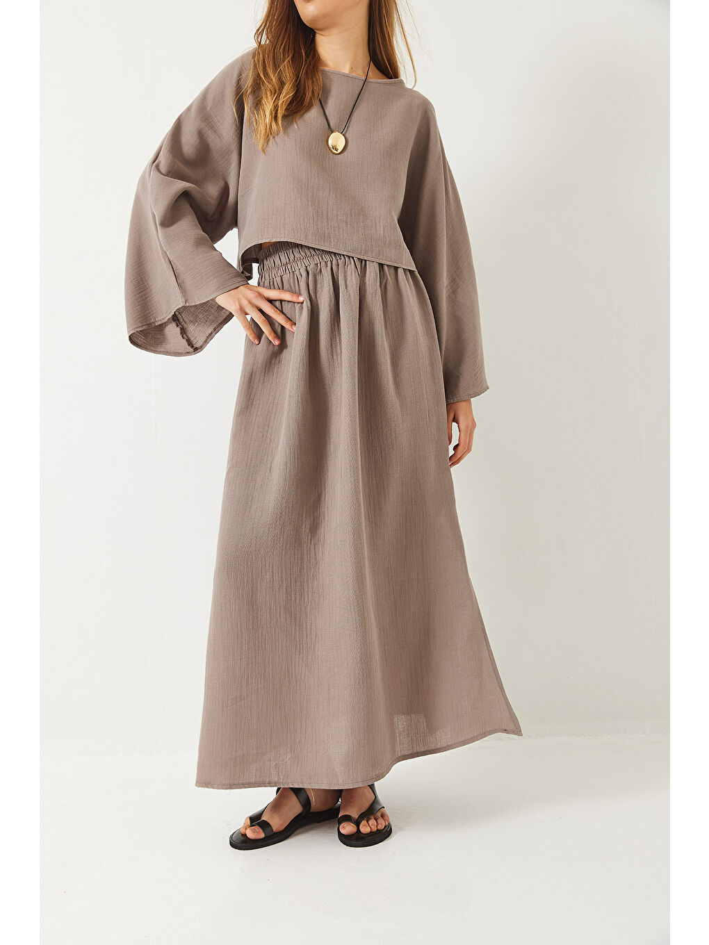 Bej Kadın Yarasa Kol Croplu Beli Lastikli Yırtmaç Detay Etekli Müslin Takım-5