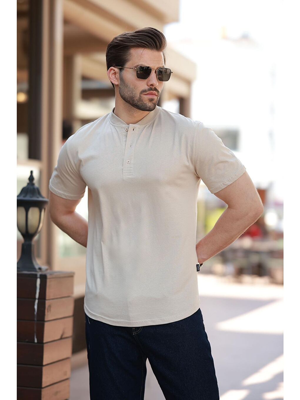 Bej Hakim Yaka Düğme Detaylı Kısa Kollu %100 Pamuk Tişört 7021-1