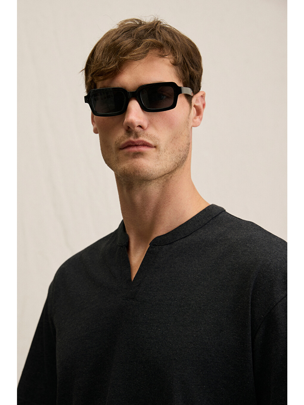 Tuomo Erkek Hakim Yaka Kısa Patlı Kısa Kollu Relaxed Fit Siyah T-shirt-4