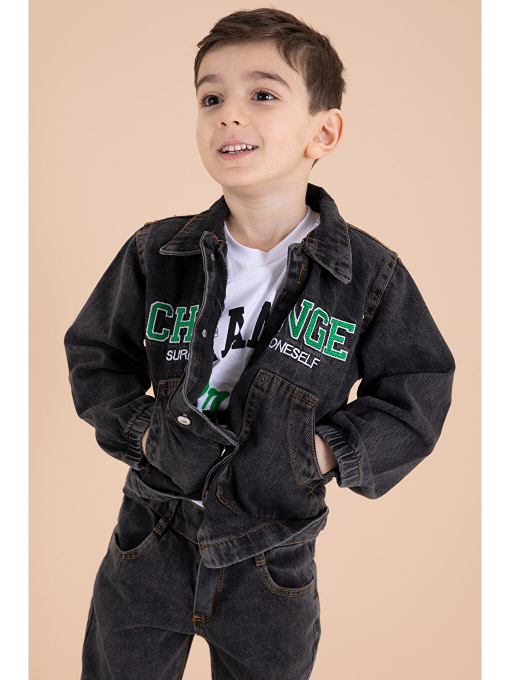 Siyah Yazı Nakışlı Ceketli 3lü Erkek Çocuk Jean Takım 20002-2