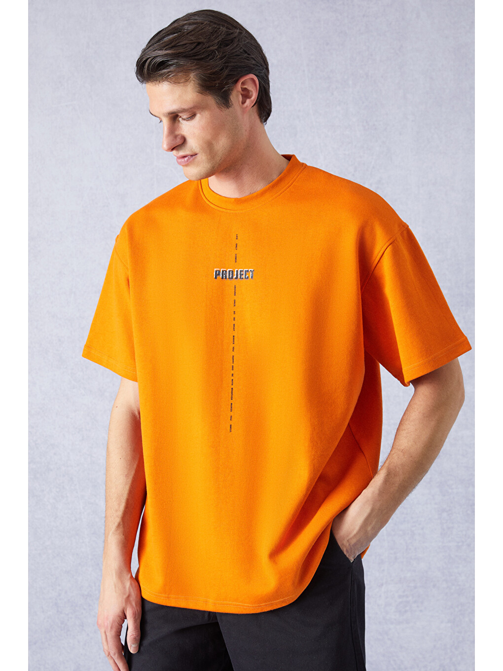 Erkek Baskı Detaylı Oversize Fit %100 Organik Pamuk Örme Bisiklet Yaka Örme Turuncu Tişört-2