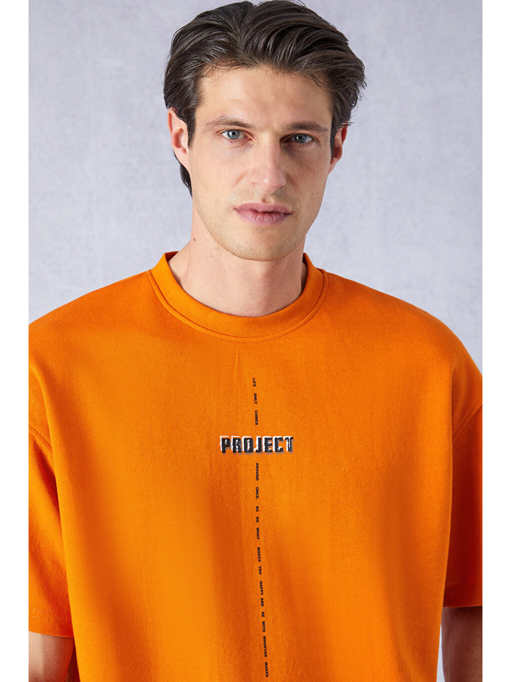Erkek Baskı Detaylı Oversize Fit %100 Organik Pamuk Örme Bisiklet Yaka Örme Turuncu Tişört-3
