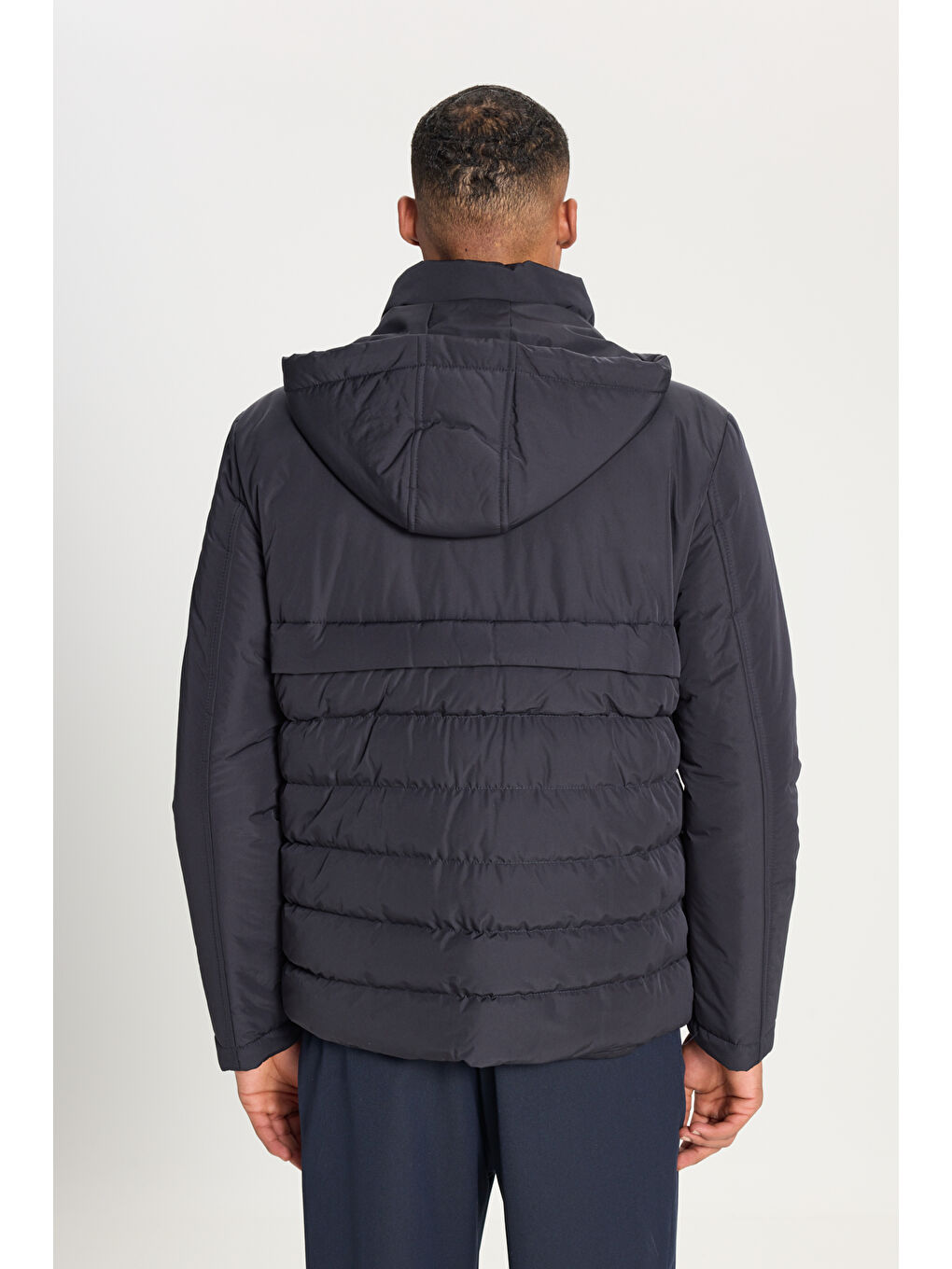 Erkek Lacivert Standart Fit Normal Kesim Çıkma Kapüşon Dik Yaka Yan Cepli Mont-5