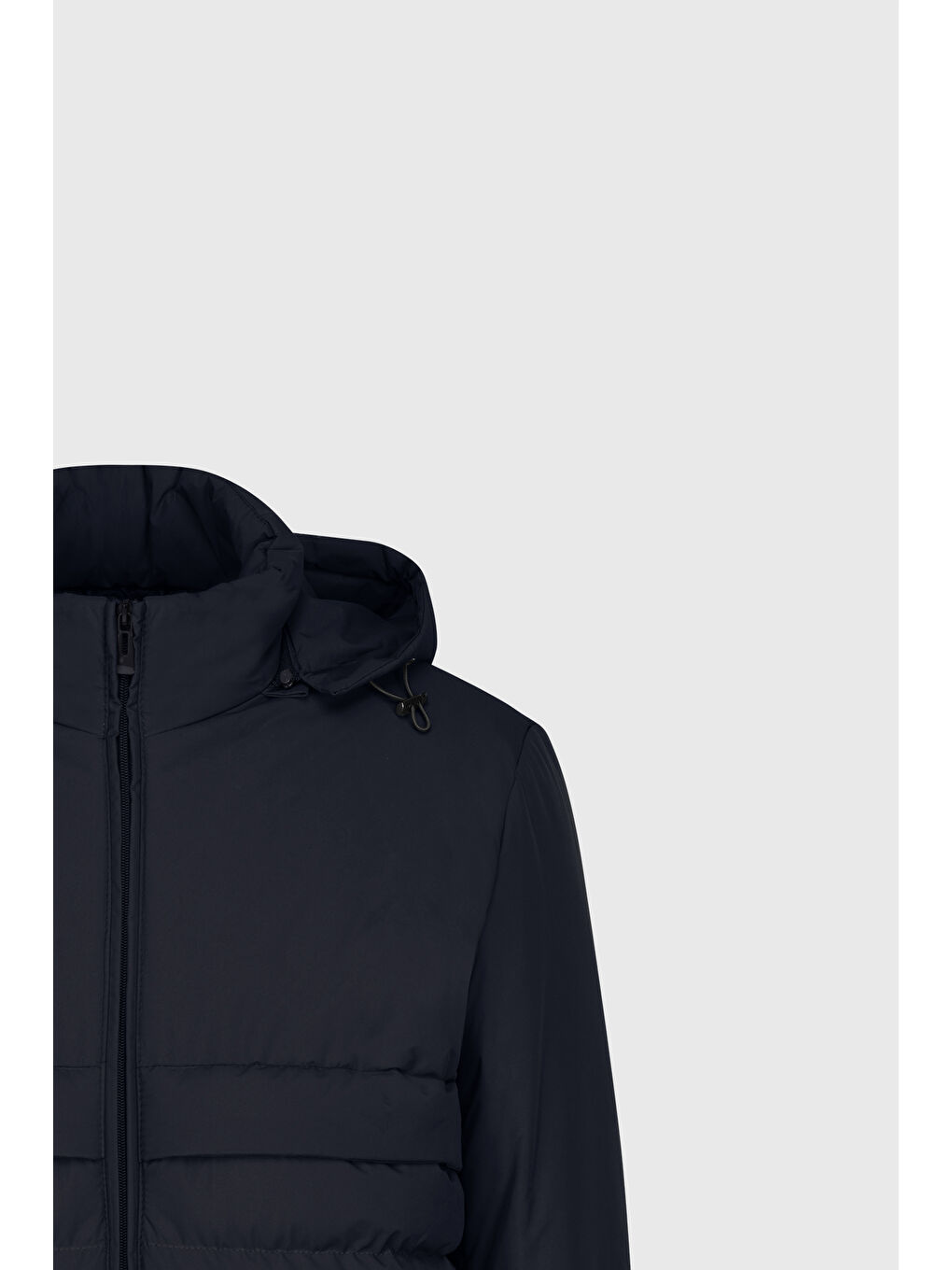 Erkek Lacivert Standart Fit Normal Kesim Çıkma Kapüşon Dik Yaka Yan Cepli Mont-7