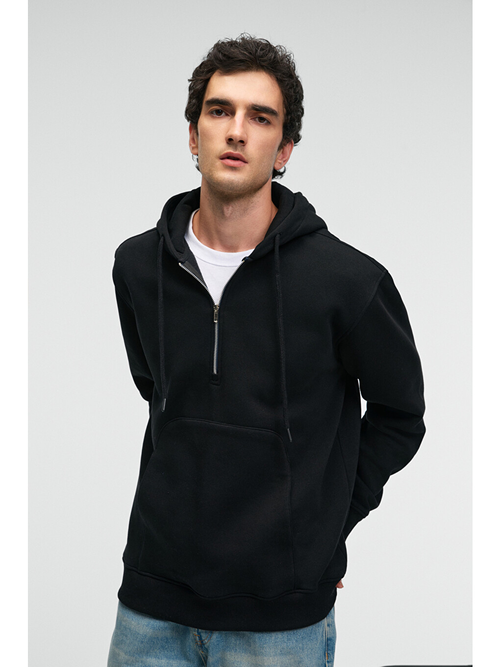 Justus Erkek Kapüşonlu Kanguru Cepli Fermuar Yakalı Siyah Sweatshirt