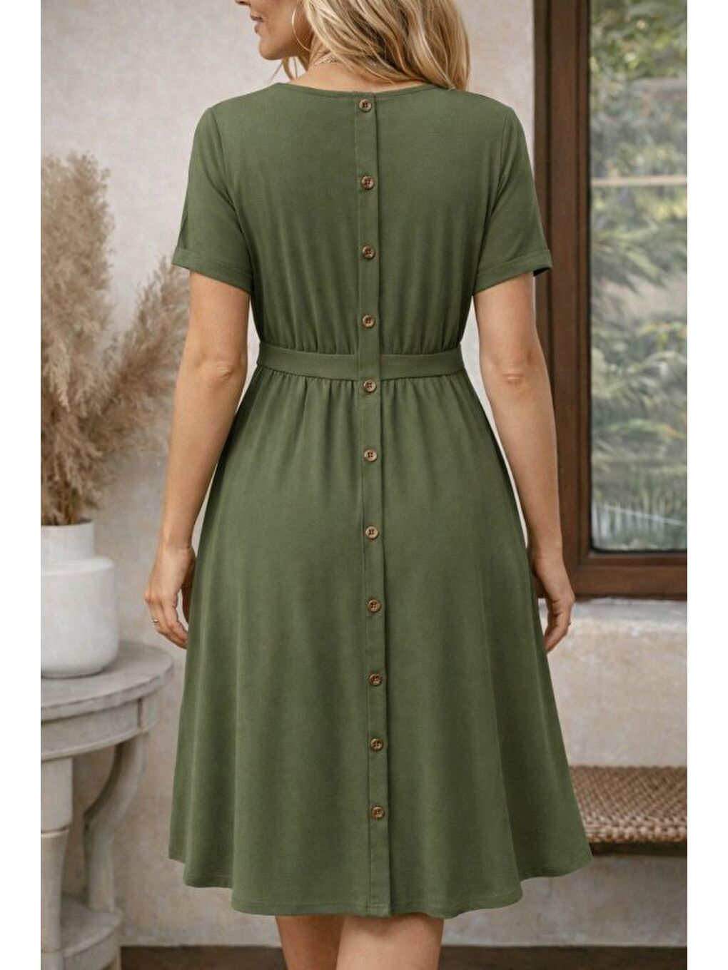 Yeşil Kadın Kısa Kollu Yuvarlak Yaka Arkadan Düğmeli Viskon Midi Elbise-1