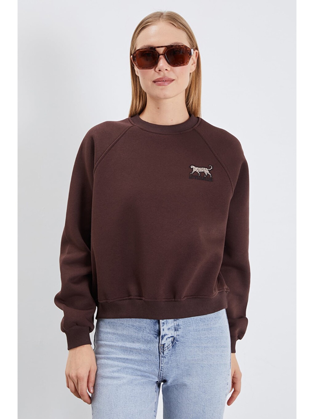 Kahverengi 3 İplik Leopar Nakışlı Reglan Kol Oversize Sweatshirt-2
