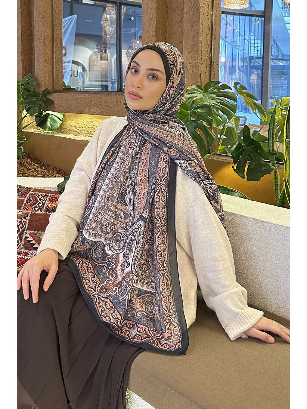 Kahverengi Retro Desen Pamuk Şal Kiremit