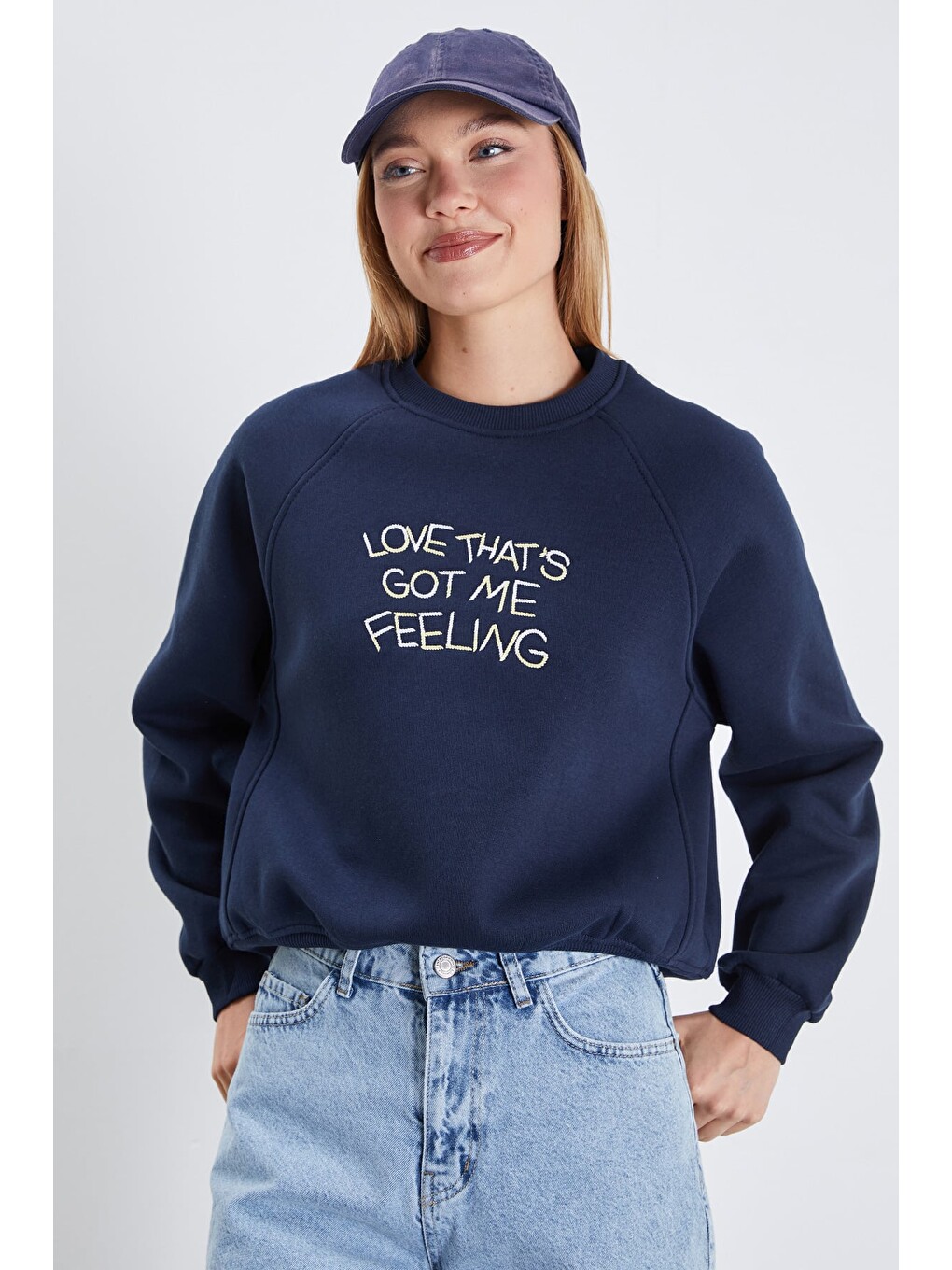 Lacivert 3 İplik Yazı Nakışlı Reglan Kol Oversize Sweatshirt-4