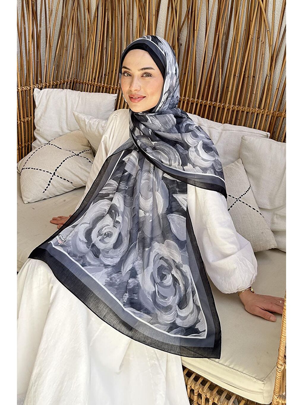 Çiçek Desen Pamuk Şal Siyah